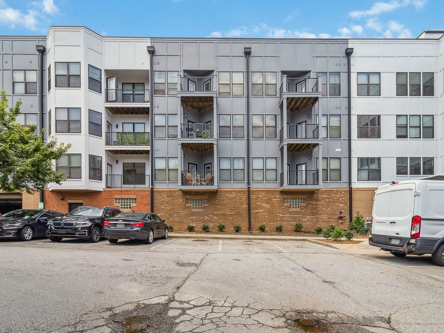 2 bed, 1019 sqft, $2,000 — Photo 3