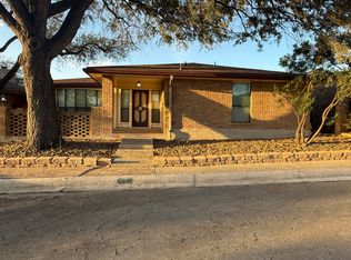 6211 Meadow Grv, Windcrest, TX 78239