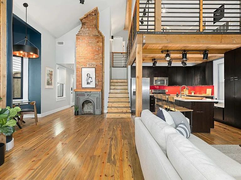 3260 Curtis St — Photo 6