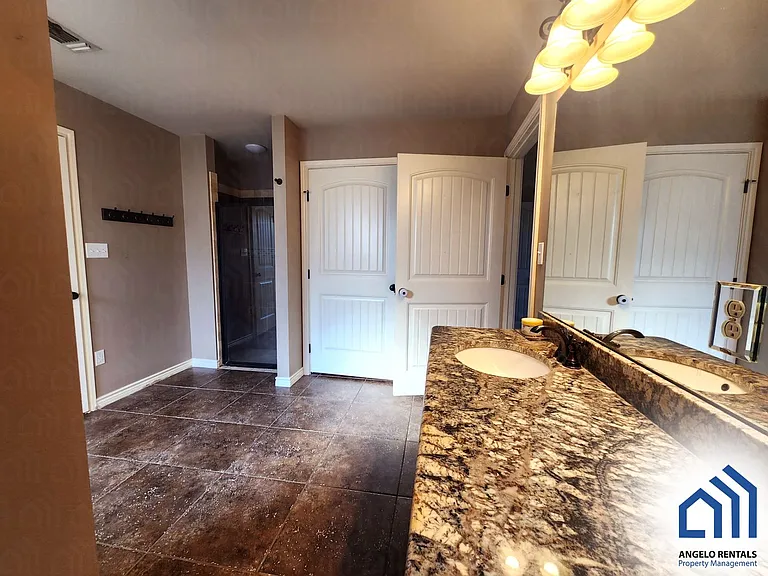 5905 Merrick St — Photo 17