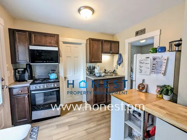 18 Warren St, Hallowell, ME