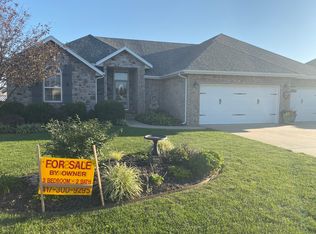 1940 E Chesapeake Dr, Ozark, MO 65721