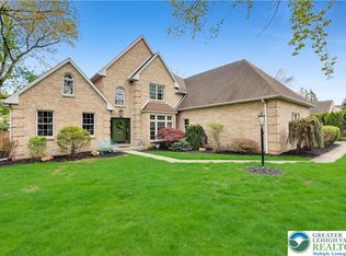1860 Rosewood Dr, Bethlehem, PA 18017