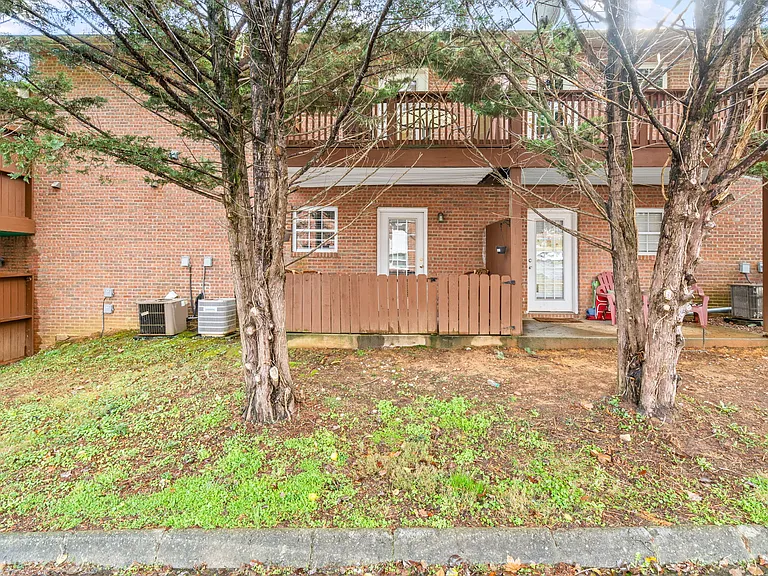 1707 Maple View Way — Photo 19