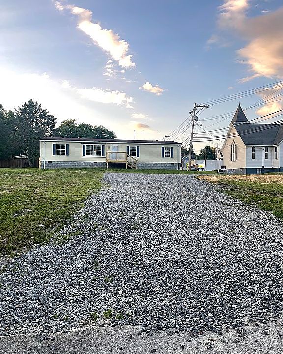 835 Main St, West Milford, WV 26451 | Zillow