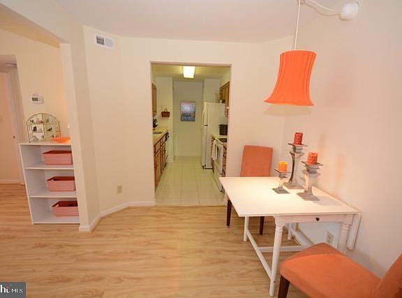 5th image of 805 N Howard St APT 130