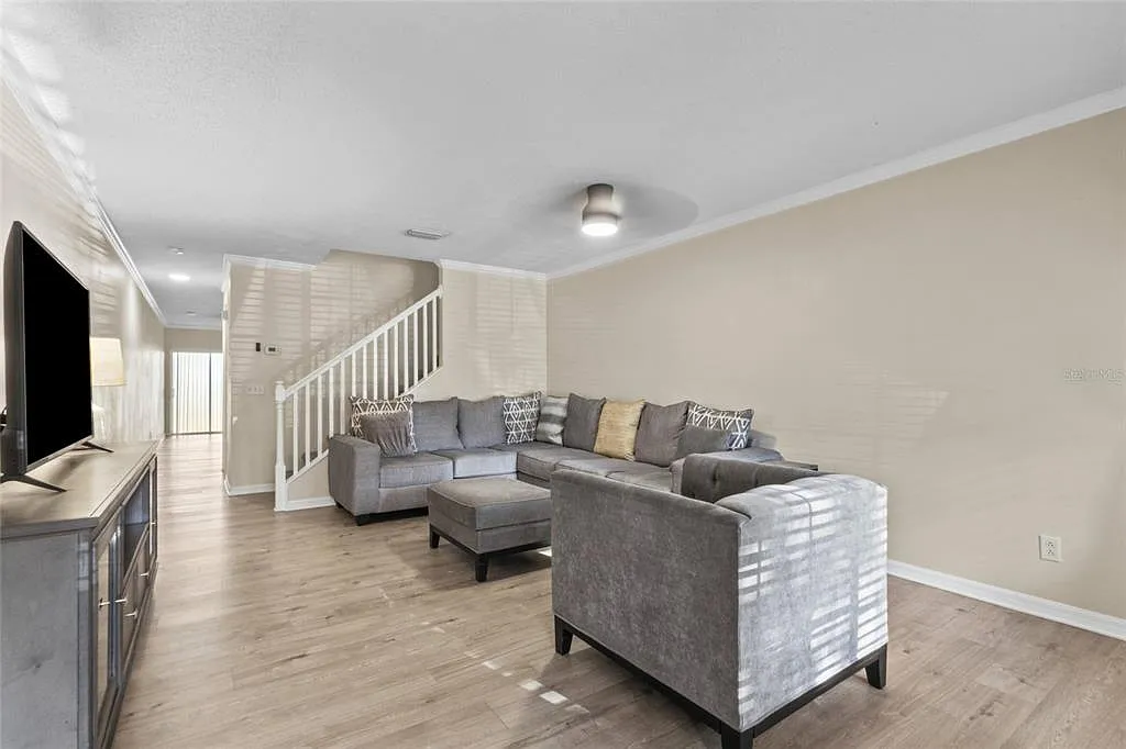 2 bed, 2.5 bath, 1448 sqft, $2,500 — Photo 3