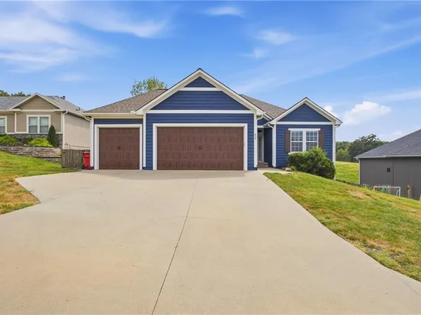 807 SW Mill Creek Ct, Grain Valley, MO 64029