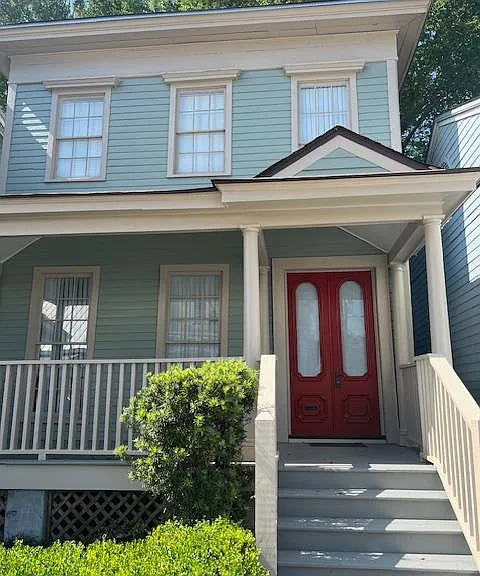 511 E Hall St — Photo 1