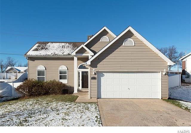 1st image of 126 Hillside Mdws