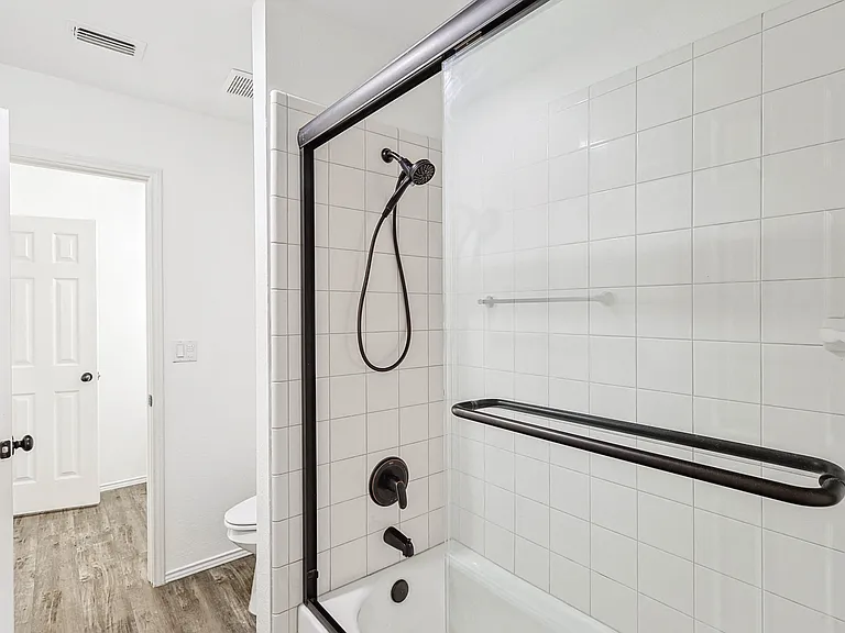 806 Longleaf Dr — Photo 28
