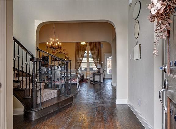 3rd image of 9320 Amistad Ln