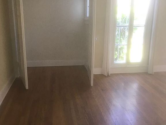 5th image of 938 N Martel Ave #4277152