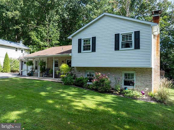 4th image of 461 Canterbury Dr