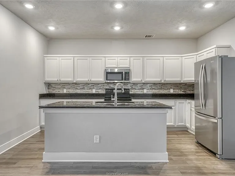 3900 Yukon Ln — Photo 6