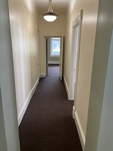 2 bed, 1000 sqft, $1,600 — Photo 3