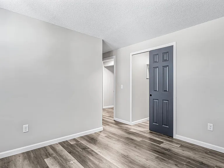 The Meridian Apartments — Photo 27