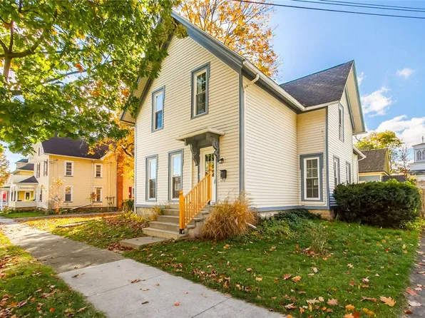 18 Monroe St, Honeoye Falls, NY 14472