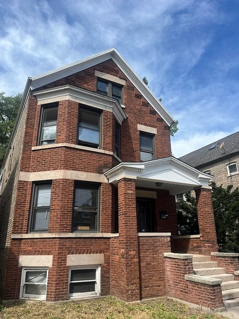 2 bed, 750 sqft, $1,200 — Photo 1