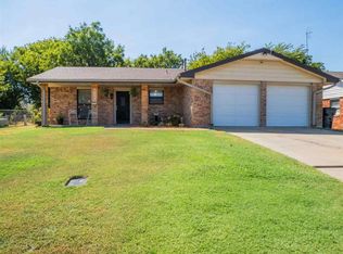 1604 NW Beechwood Dr, Lawton, OK 73505