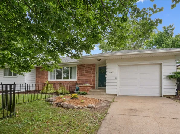 1104 Olive St, Cedar Falls, IA 50613