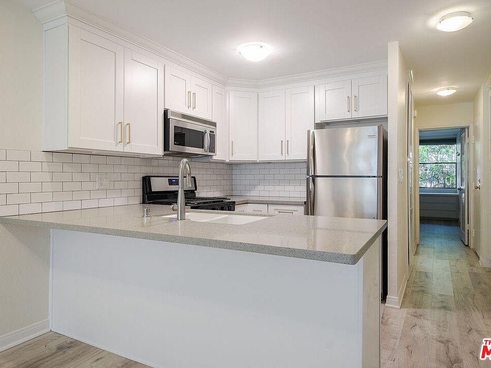 1st image of 22 Navy St APT 103