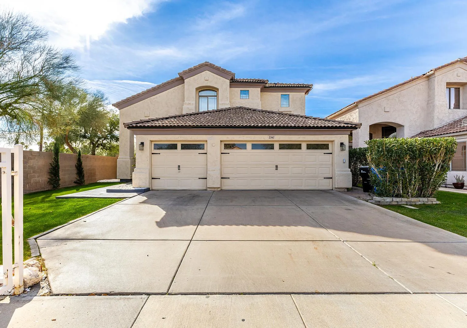 4 bed, 3.0 bath, 2700 sqft, $3,600 — Photo 1