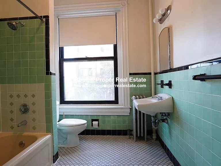 504 Beacon St #25 — Photo 13