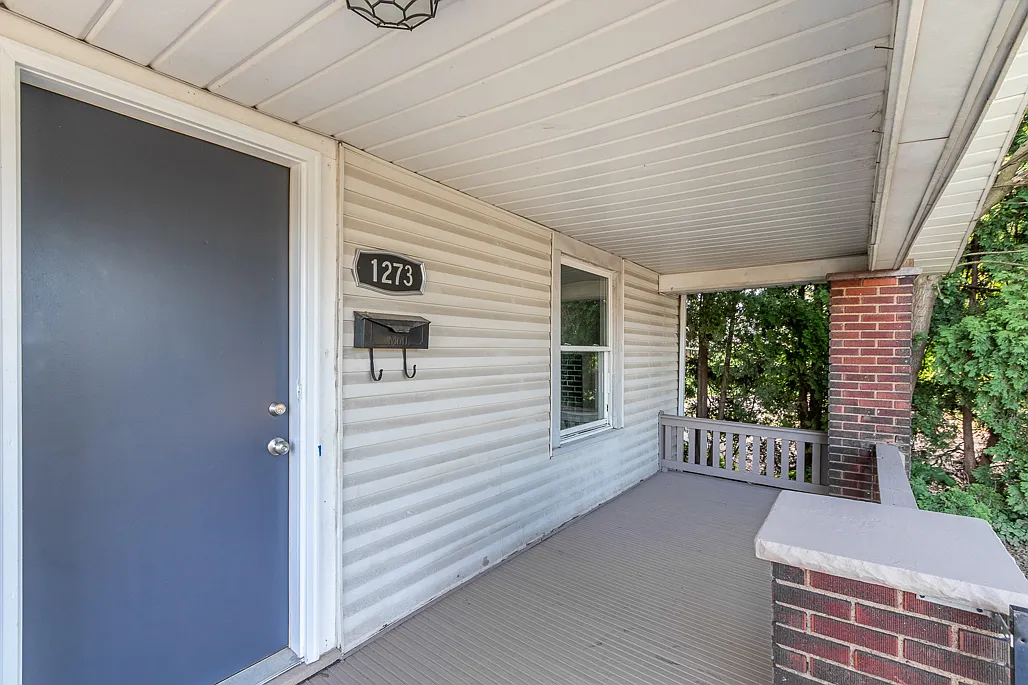 3 bed, 1.5 bath, 1218 sqft, $1,595 — Photo 3
