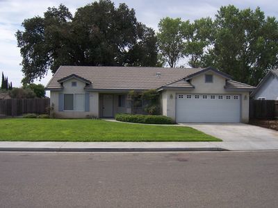 1061 W Audubon Rd, Hanford, CA, 93230