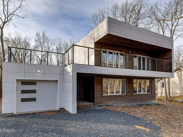 108 Gaskin Dr, Lords Valley, PA 18428