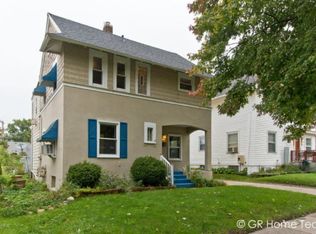 11 Dean St NE, Grand Rapids, MI 49505