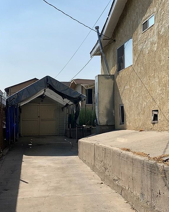 2nd image of 2734 Eagle St