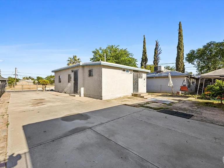 504 S Brown St — Photo 14