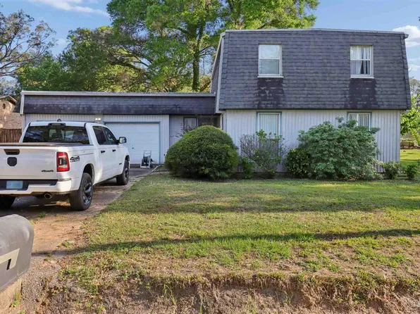 5711 Tonawanda Dr, Pensacola, FL 32506