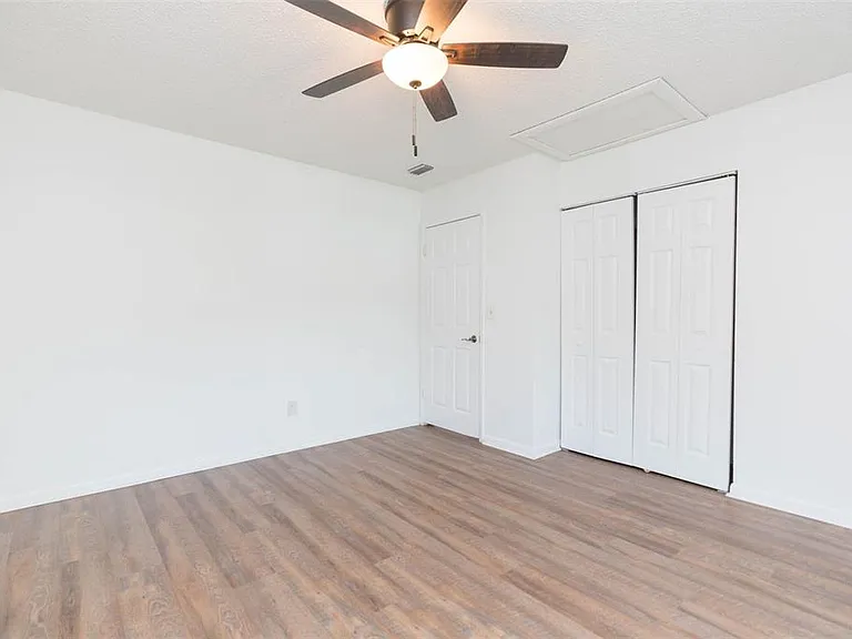 8510 N Tampa St #B — Photo 16