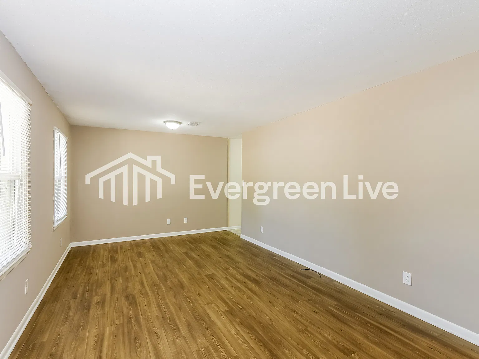 3 bed, 2.0 bath, 1224 sqft, $1,395 — Photo 3