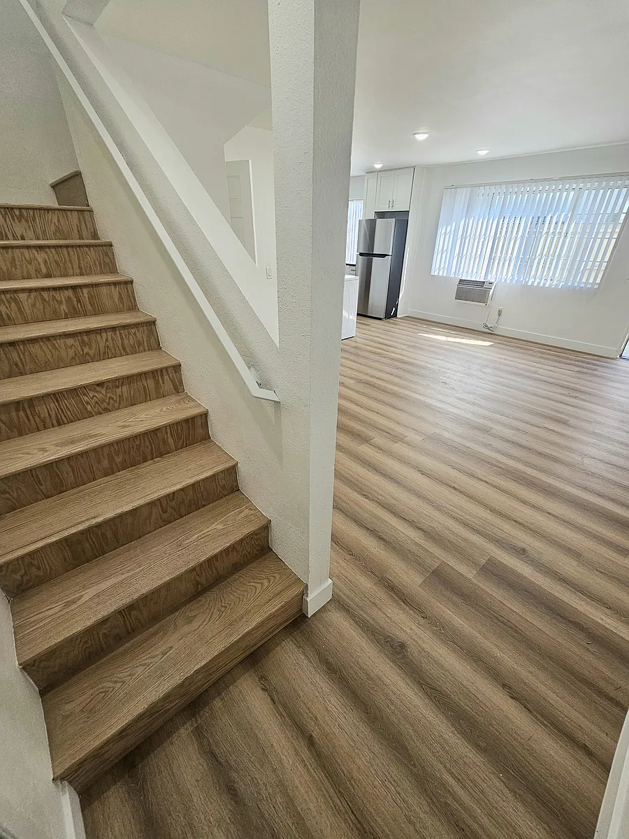 Building Photo - 245 E Avenue 38 #205