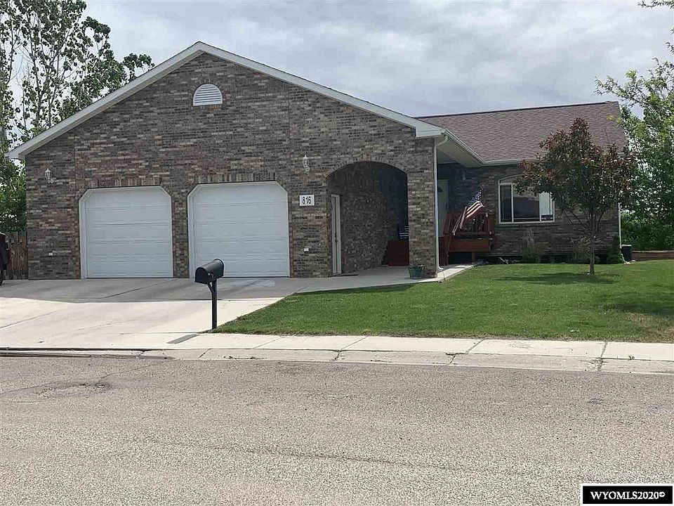 1st image of 816 Vance Dr