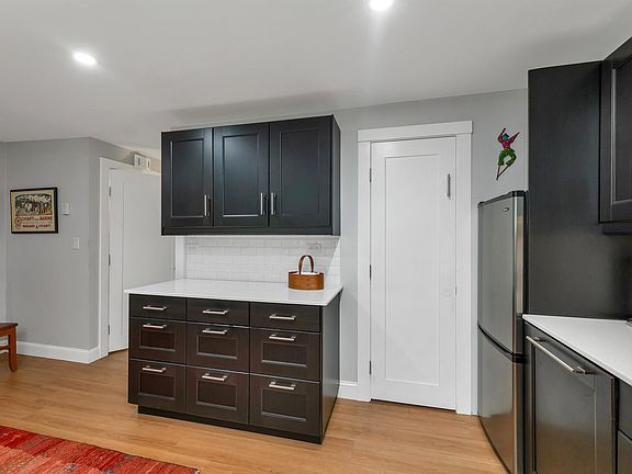 3rd image of 777 Middle Road #3