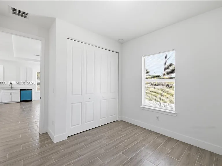 195 Port Charlotte #C — Photo 20