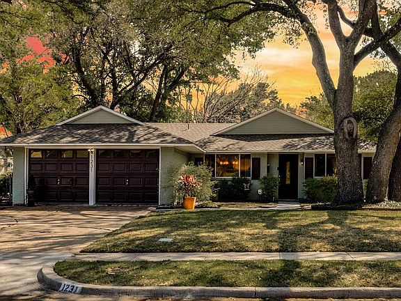2nd image of 1231 Evergreen Dr