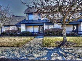 7 Baldwin Ct, Narragansett, RI 02882