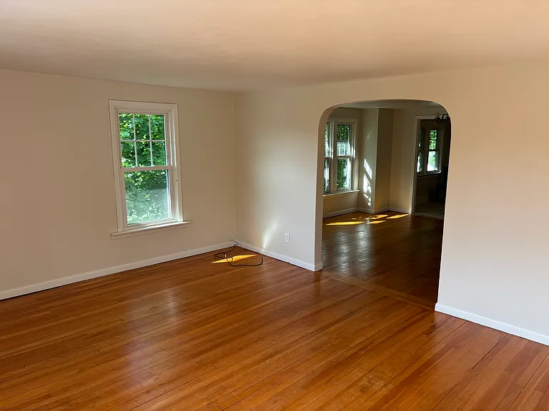 405 Willis Ave #2 — Photo 23