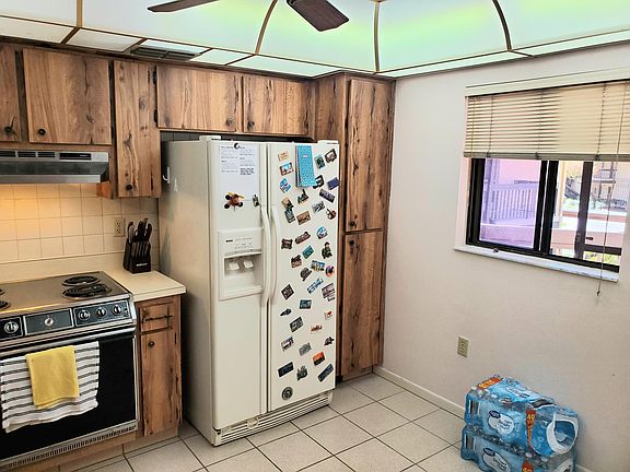 5th image of 2666 Sabal Springs Cir