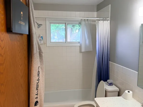 1037 Spencer St S #3, Shakopee, MN 55379