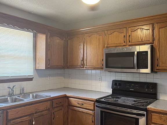 2nd image of 5413 Oxford Ave