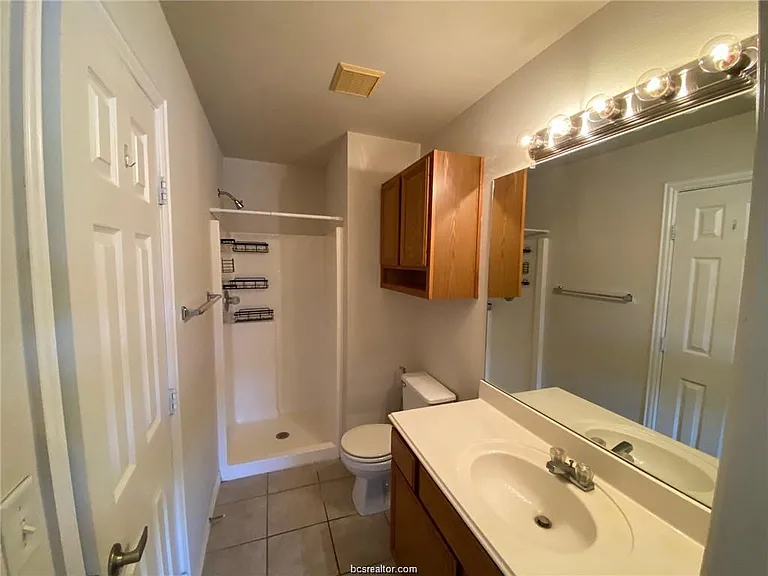 1001 Krenek Tap Rd #303 — Photo 11