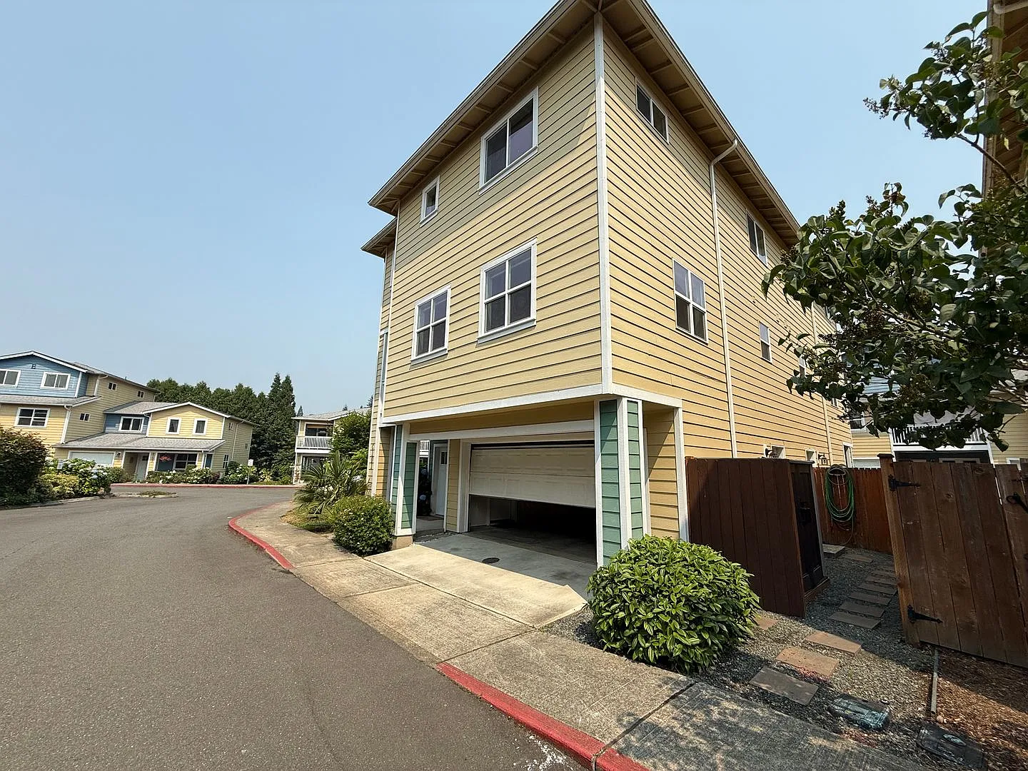 Beautifully Updated 3 Bed, 2.5 Bath Townhome in Monroe — Photo 4