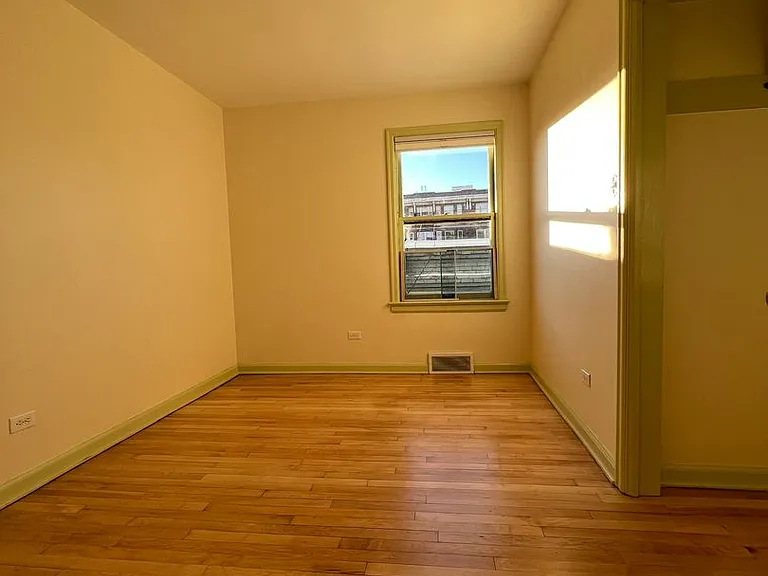 403-405 1/2 W Granite St — Photo 18